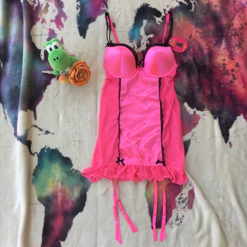 Spree hot pink push up chemise and matching thong